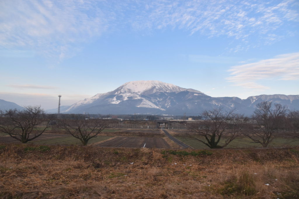 米原〜大垣間で見える日本100名山の伊吹山