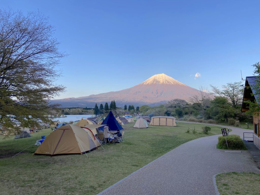 田貫湖キャンプ場から見える富士山