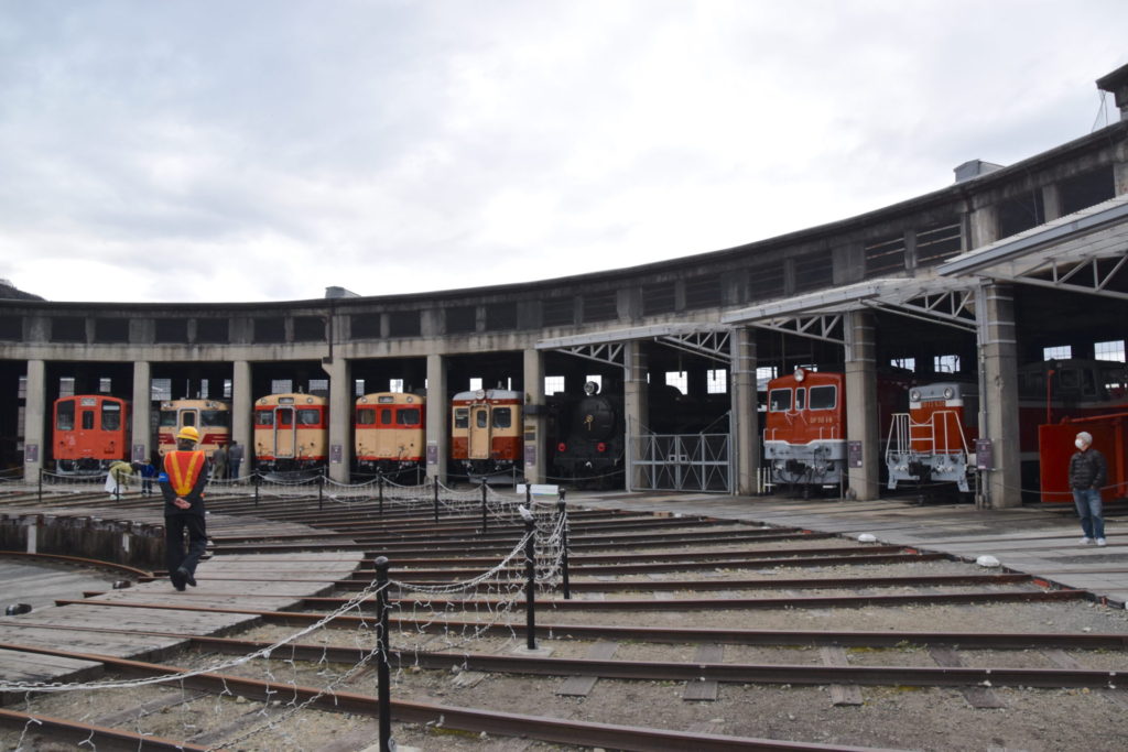 津山まなびの鉄道館の扇形機関車庫